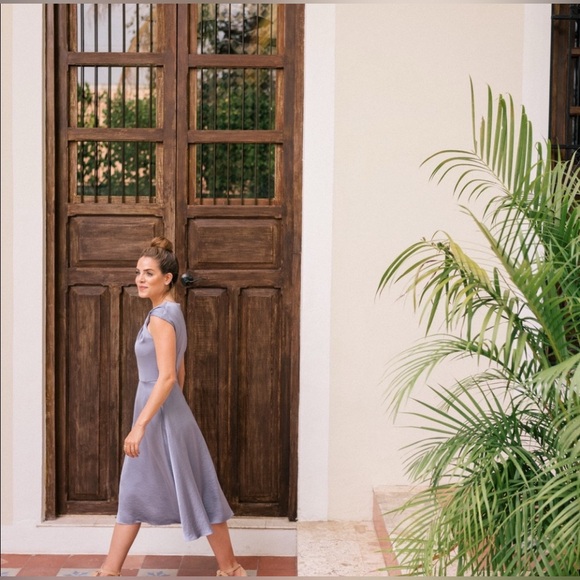 Gal Meets Glam Marion Twist V-Neck Satin Dress - Picture 5 of 10